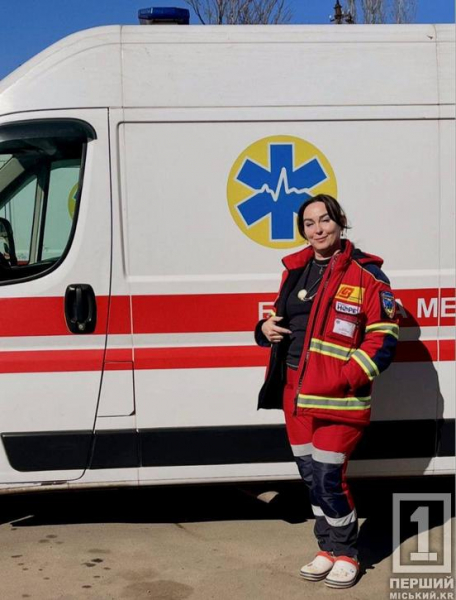 Алкоголь, ніж, під’їзд, палата: у Кривому Розі медики рятували чоловіка з важким пораненням