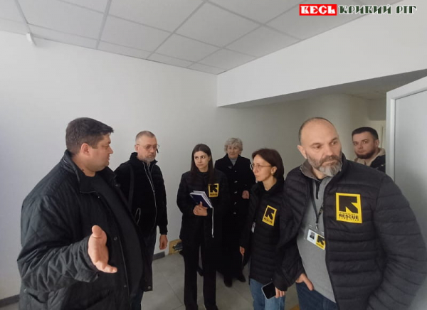 Команда Міжнародного комітету порятунку в Глеюватці Криворізького району