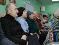 Юрій Вілкул привітав колектив Будинку милосердя «Затишок» з  20-річним  ювілеєм9