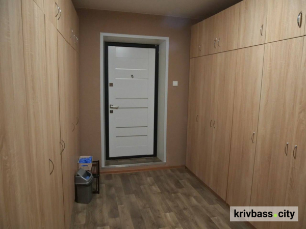 Ключі від нового життя: як у Кривому Розі допомагають із житлом для переселенців