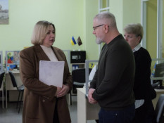 Кривий Ріг - місто соціальної спрямованості. Навіть в умовах війни збережено всі міські соціальні виплати, а деякі компенсації навіть збільшені та запроваджено нові виплати4