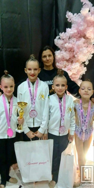 Криворіжанки підкорили Кропивницький: успіх вихованок ДЮСШ №10 на турнірі «Весняні грації»4