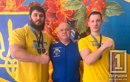 Криворізькі армреслери знову серед найсильніших: два золота і нове звання майстра спорту