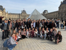 Криворізький ансамбль «Браво» здобув Гран-прі на міжнародному фестивалі в Парижі