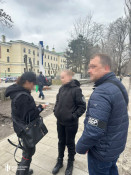 На Дніпропетровщині колишня військовослужбовиця обіцяла чоловіку допомогти уникнути мобілізації за 20 тисяч доларів2