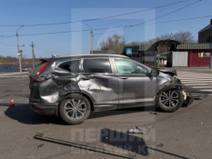 На проспекті Металургів трапилася масштабна аварія: троє людей постраждали