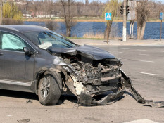 На проспекті Металургів трапилася масштабна аварія: троє людей постраждали