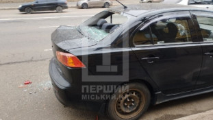 На проспекті Миру пікап врізався у легковий автомобіль