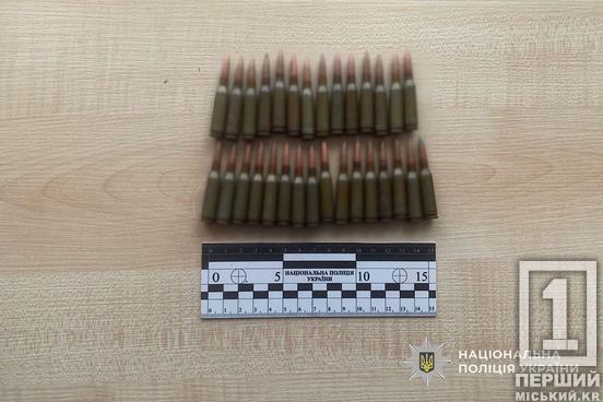 Намагалися підзаробити на нелегальному збуті: на Дніпропетровщині викрили двох торговців зброєю