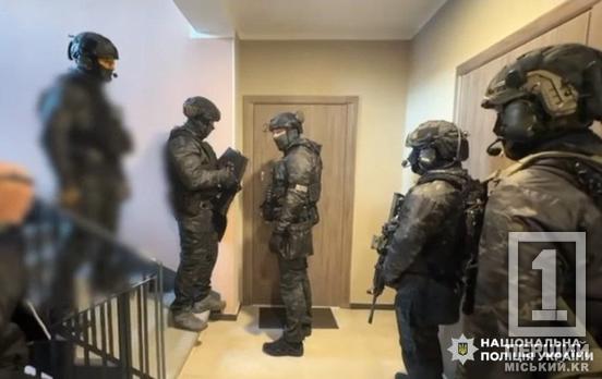 Обшуки на Дніпропетровщині: поліція завадила шахраям відібрати майно у зниклого вченого