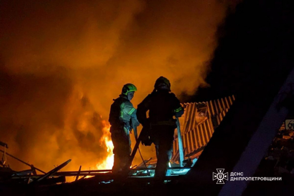 Терор мирного населення триває: у Кривому Розі ліквідовують наслідки обстрілу 6 березня1