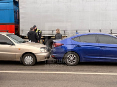 У Кривому Розі на вулиці Кобилянського зіткнулися два автомобілі
