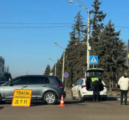 У Металургійному районі Кривого Рогу зіштовхнулися два автомобілі0