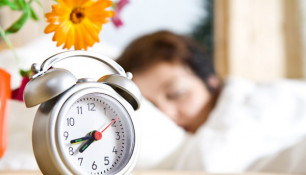 Україна переходить на літній час: коли переводити годинники