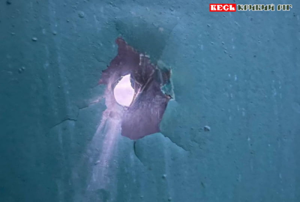 Куля крупнокаліберного кулемета пробила ворота приватного подвір’я в Кривому Розі