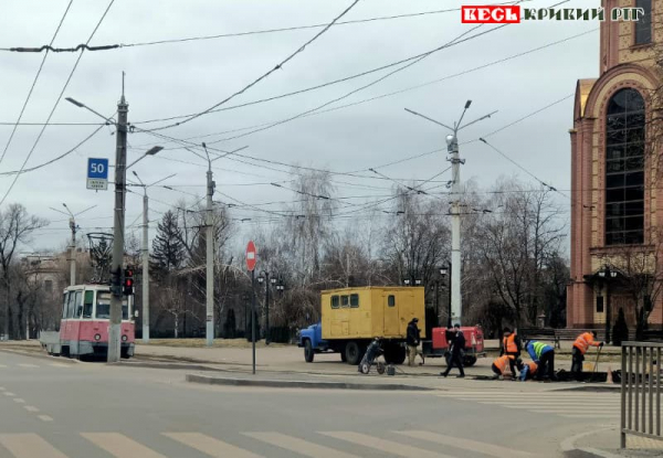 Ремонт трамвайних колій під Святогеоргієвською дзвіницею в Кривому Розі