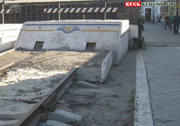 Тупик для електричок на станції Кривий Ріг Головний