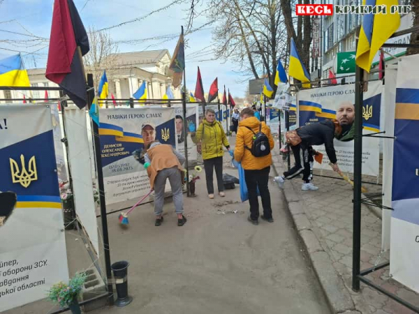 Толока на Меморіалі &laquo;Куби пам&rsquo;яті на Поштовому&raquo; в Кривому Розі