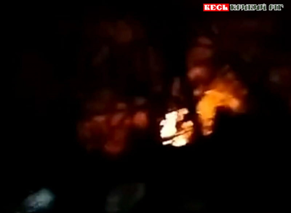 Пожежа на місці приліту шахеда по Кривому Рогу ввечері п'ятниці
