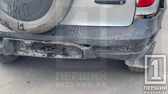 Зіткнення під час маневру: на Терміналі Nissan «наздогнав» «Ниву»1