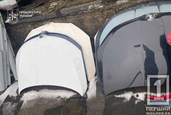 Знімали фари та радари у темряві ночі: двоє чоловіків перепродували крадені автозапчастини через СТО у Кривому Розі