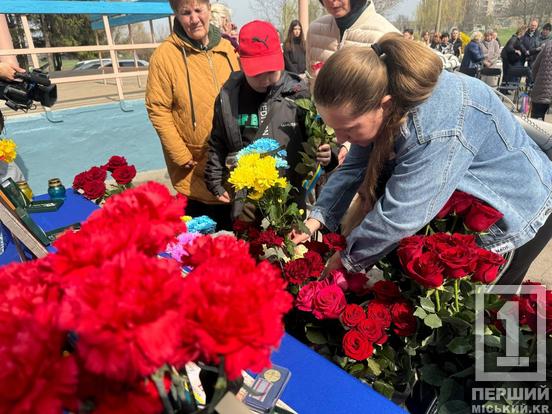 Дев’ять імен, що стали історією: у КГ №33 відкрили меморіальні дошки на честь полеглих Героїв