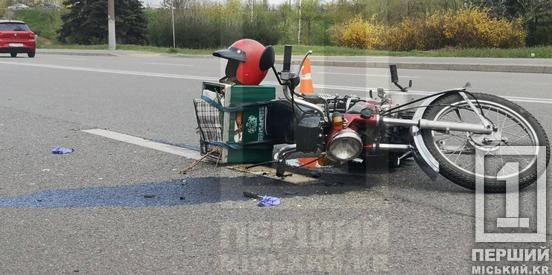 ДТП біля «Бізнес Букету»: мотоцикліст потрапив під колеса Opel