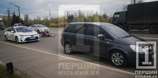 ДТП біля «Бізнес Букету»: мотоцикліст потрапив під колеса Opel