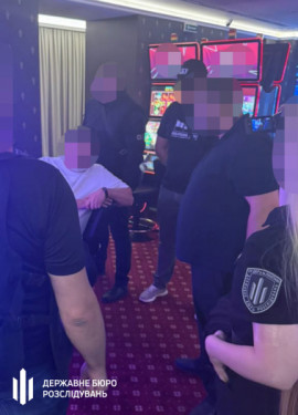 Грав у казино замість служби: офіцера з Дніпропетровщини судитимуть за фіктивне лікування