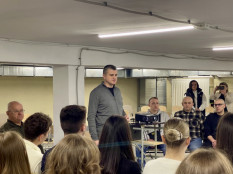 Криворізька молодь та захисники провели дискусію у межах проєкту «Спілкуй.Ветеран»