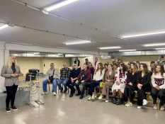 Криворізька молодь та захисники провели дискусію у межах проєкту «Спілкуй.Ветеран»