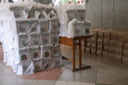 Місто продовжує підтримувати криворіжців - з 13 квітня розпочалась друга «хвиля» видачі безкоштовних продуктових наборів