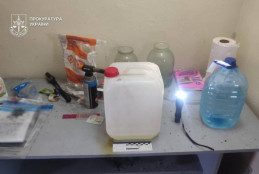 На Дніпропетровщині судитимуть групу, яка виготовляла та збувала метамфетамін