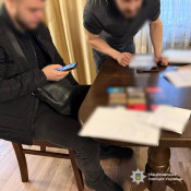 На Дніпропетровщині викрили телефонних шахраїв, які привласнювали кошти громадян через перевипуск SIM-карт