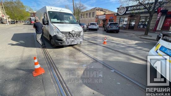 На Свято-Миколаївській через зіткнення автівок постраждала пішохідка