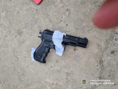 На Закарпатті дев’ятикласник вистрілив у школі з травматичного пістолета