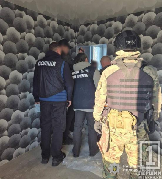 Обіцяла золоті гори  в ОАЕ: мешканка Кривого Рогу вербувала дівчат і відправляла їх у сексуальне рабство