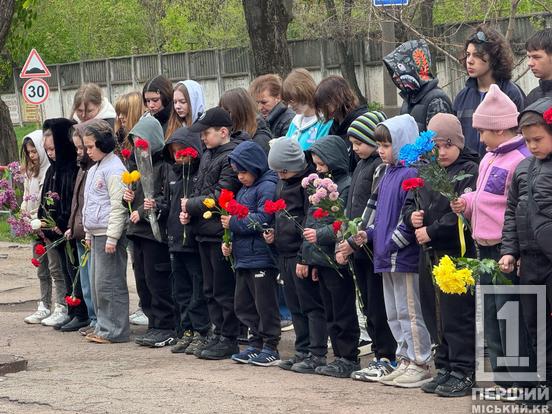 Пам’ять про захисників Володимира Покотила та Володимира Куща увічнили на фасаді криворізької гімназії №109