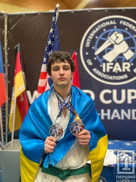 Переможні поєдинки у Німеччині: криворізькі рукопашники відзначилися на першому Кубку світу