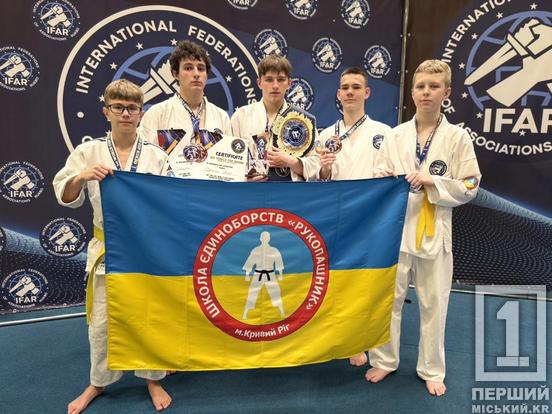 Переможні поєдинки у Німеччині: криворізькі рукопашники відзначилися на першому Кубку світу