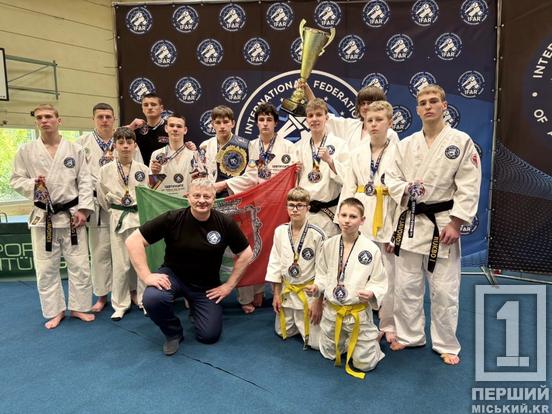 Переможні поєдинки у Німеччині: криворізькі рукопашники відзначилися на першому Кубку світу