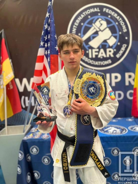 Переможні поєдинки у Німеччині: криворізькі рукопашники відзначилися на першому Кубку світу