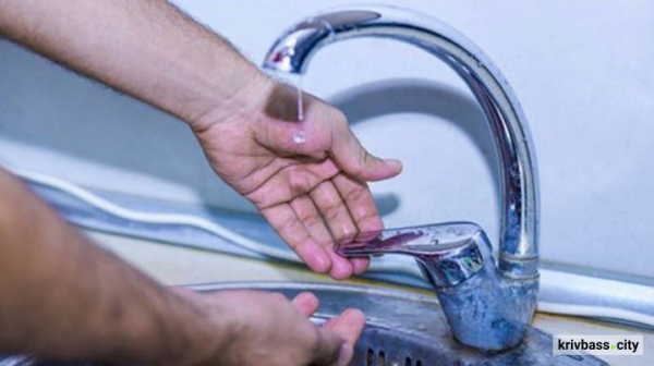 Під час обстрілу Кривого Рогу росіяни пошкодили водопровідну інфраструктуру: з 28 до 30 квітня можливі перебої з водою (АДРЕСИ)