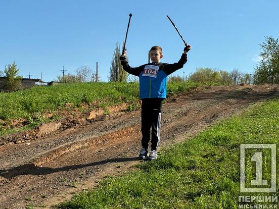 Рух – доступний у будь-якому віці: у Кривому Розі на змагальні стежки вийшли поціновувачі скандинавської ходьби