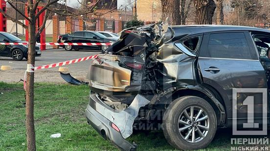 Смертельна ДТП біля шахти «Криворізька»: двоє загиблих та потрощені автівки