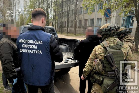 Статус «обмежено придатного» за 4000 доларів: у Нікополі затримали працівника ТЦК