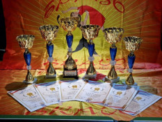 Танцювальний ансамбль з Кривого Рогу виборов Гран-прі міжнародного фестивалю у Парижі