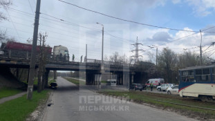 Троє людей постраждали в аварії на вулиці Романа Рибалки