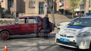 У Кривому Розі на вулиці Свято-Миколаївській автомобіль збив жінку