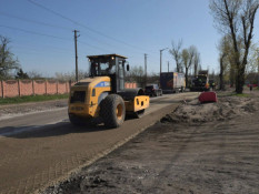 У Кривому Розі триває ремонт транзитних магістралей: роботи на вулиці 17-ї танкової бригади планують завершити у травні